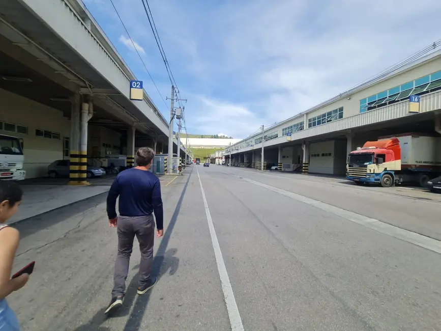 Foto 2 de Armazém / Galpão para alugar, 1101m2 em Itaqui, Itapevi - SP
