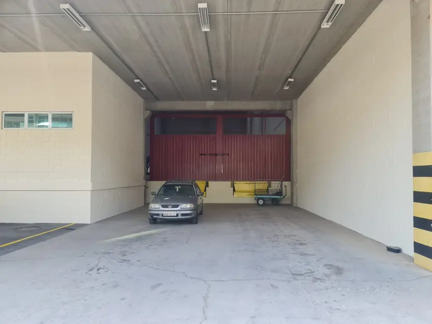 Foto 4 de Armazém / Galpão para alugar, 1101m2 em Itaqui, Itapevi - SP