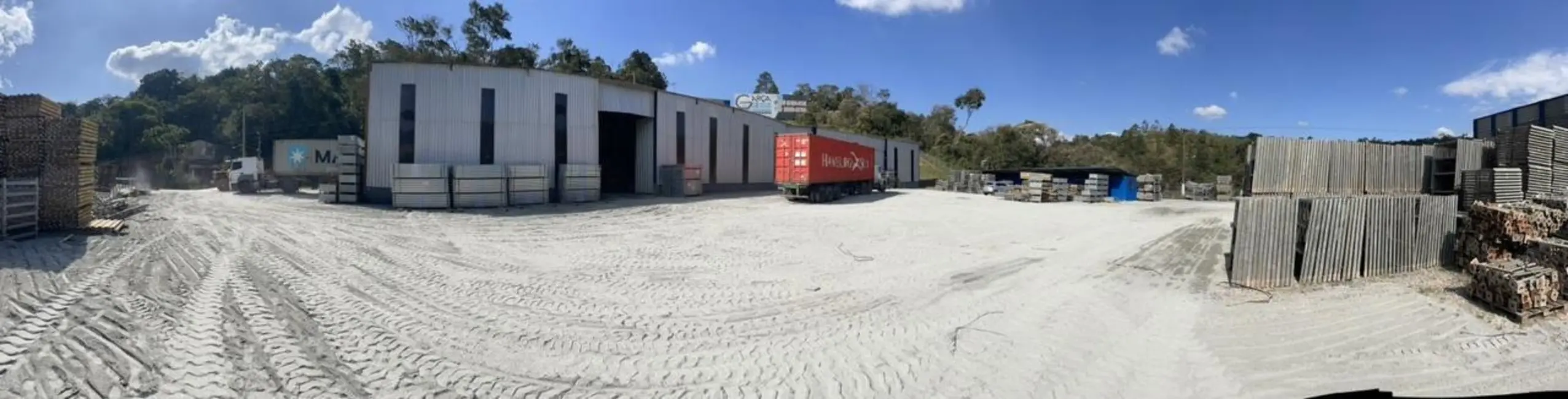 Foto 2 de Armazém / Galpão para alugar, 1350m2 em Residencial Santa Helena - Gleba II, Santana De Parnaiba - SP