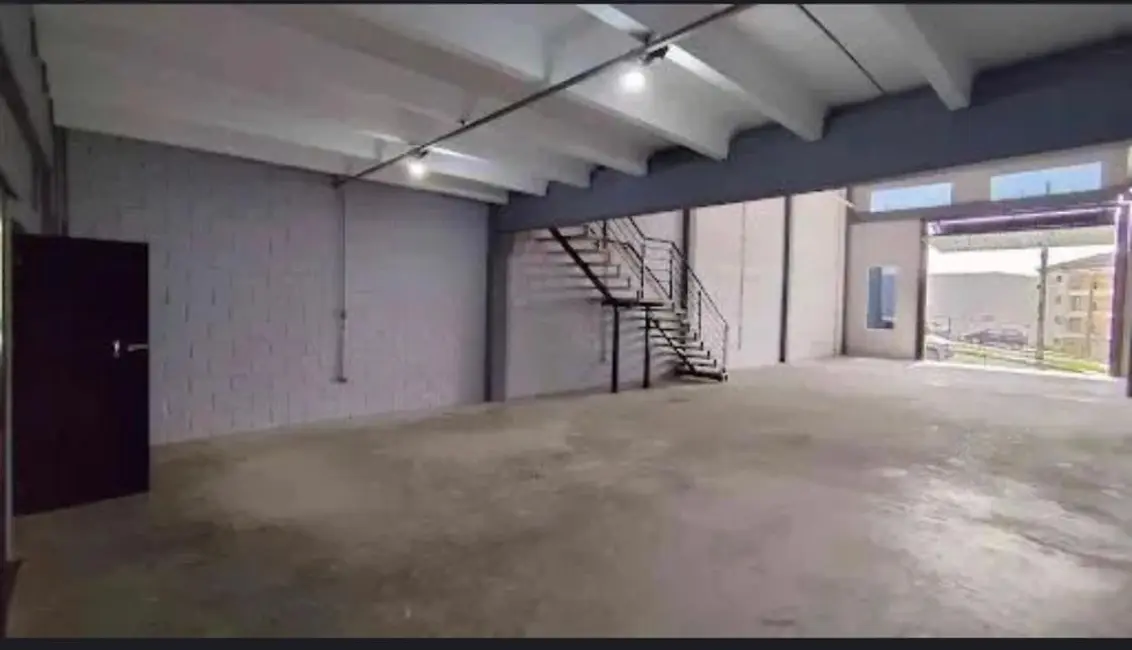 Armazém / Galpão à venda e para alugar, 240m2 em Jardim Piazza di Roma, Sorocaba - SP - imagem 9 Foto 9 de Armazém / Galpão à venda e para alugar, 240m2 em Jardim Piazza di Roma, Sorocaba - SP