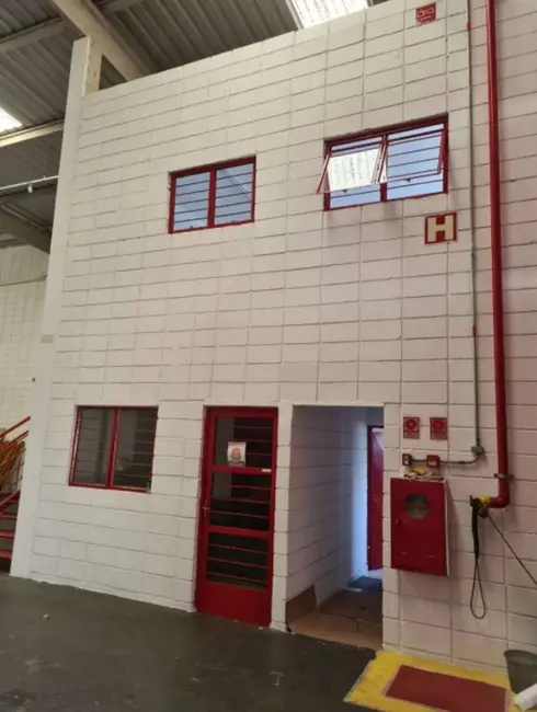 Armazém / Galpão para alugar, 900m2 em Iporanga, Sorocaba - SP - imagem 4 Foto 4 de Armazém / Galpão para alugar, 900m2 em Iporanga, Sorocaba - SP