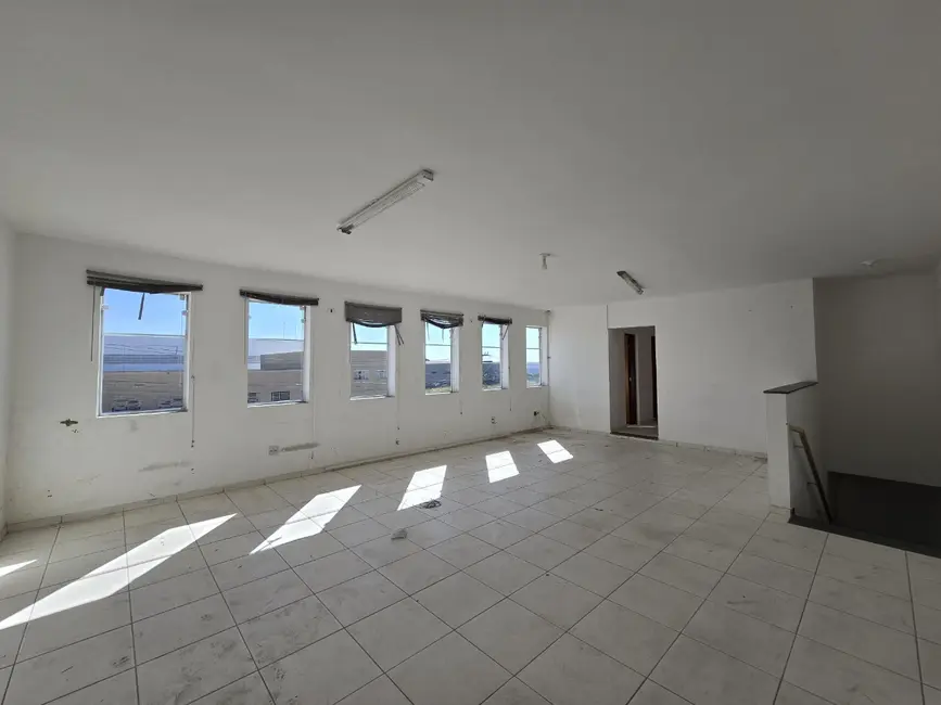 Armazém / Galpão para alugar, 606m2 em Zona Industrial, Sorocaba - SP - imagem 6 Foto 6 de Armazém / Galpão para alugar, 606m2 em Zona Industrial, Sorocaba - SP
