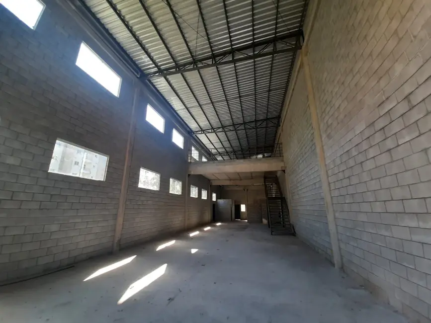 Armazém / Galpão para alugar, 216m2 em Parque Morumbi, Votorantim - SP - imagem 4 Foto 4 de Armazém / Galpão para alugar, 216m2 em Parque Morumbi, Votorantim - SP