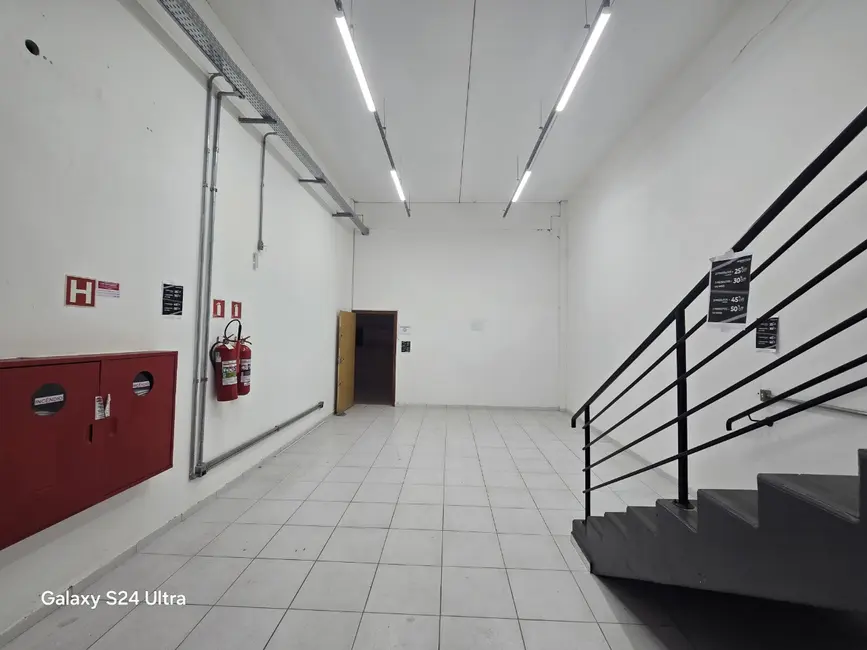 Armazém / Galpão para alugar, 600m2 em Zona Industrial, Sorocaba - SP - imagem 8 Foto 8 de Armazém / Galpão para alugar, 600m2 em Zona Industrial, Sorocaba - SP