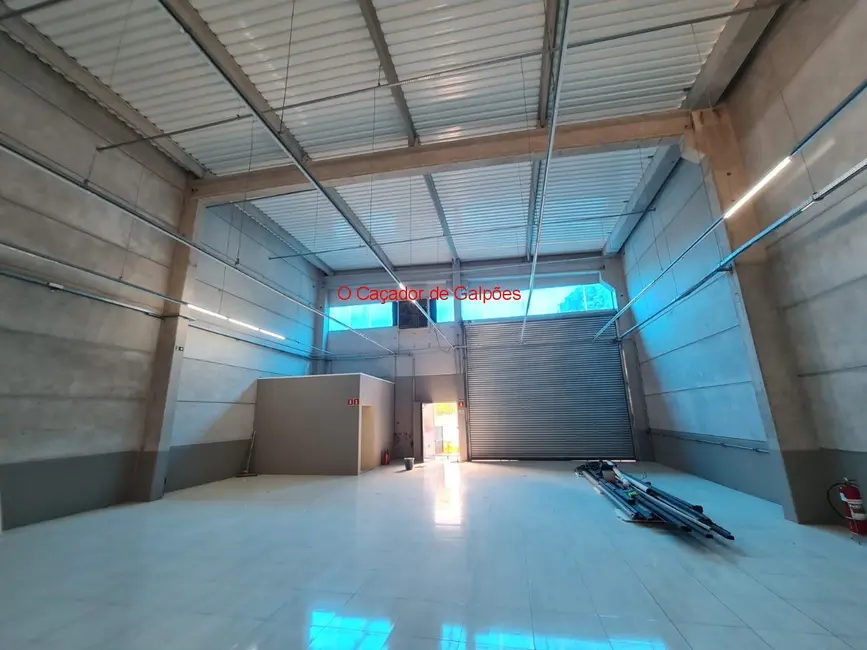 Armazém / Galpão à venda e para alugar, 300m2 em Vila Hortência, Sorocaba - SP - imagem 6 Foto 6 de Armazém / Galpão à venda e para alugar, 300m2 em Vila Hortência, Sorocaba - SP