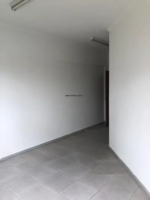 Foto 3 de Armazém / Galpão para alugar, 700m2 em Jardim Planalto, Sorocaba - SP