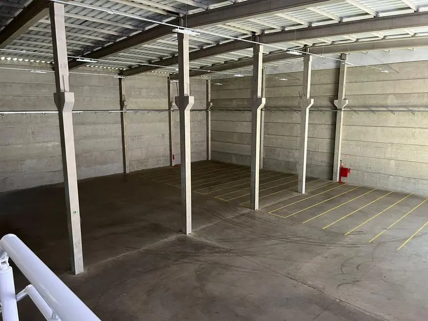 Armazém / Galpão para alugar, 1500m2 em Iporanga, Sorocaba - SP - imagem 4 Foto 4 de Armazém / Galpão para alugar, 1500m2 em Iporanga, Sorocaba - SP