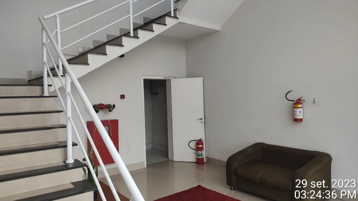 Armazém / Galpão para alugar, 1200m2 em Jardim Belval, Barueri - SP - imagem 4 Foto 4 de Armazém / Galpão para alugar, 1200m2 em Jardim Belval, Barueri - SP