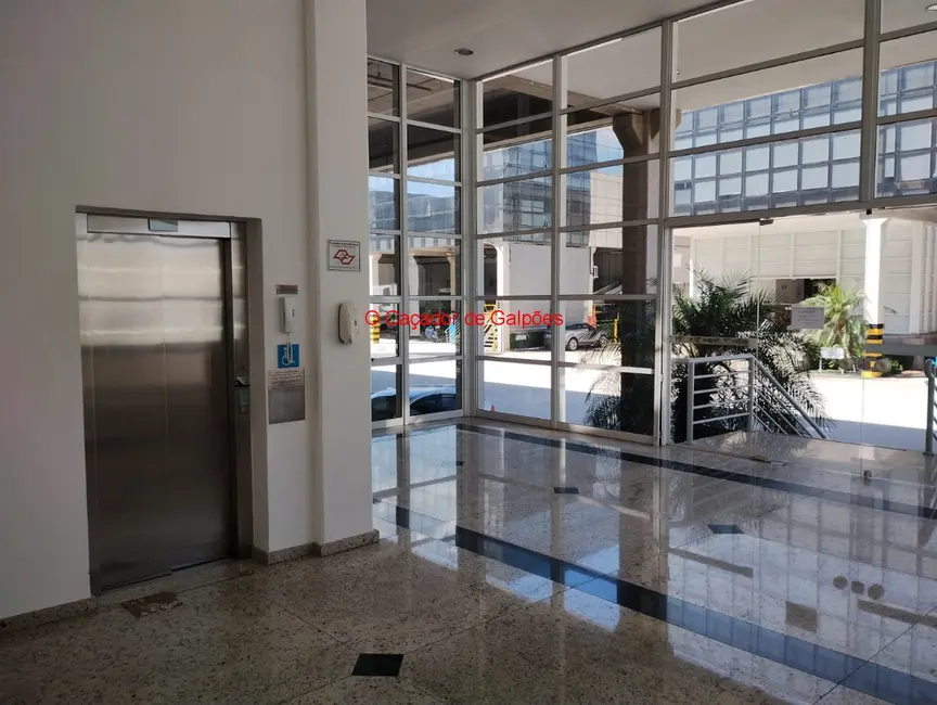 Armazém / Galpão para alugar, 2210m2 em Tamboré, Barueri - SP - imagem 3 Foto 3 de Armazém / Galpão para alugar, 2210m2 em Tamboré, Barueri - SP