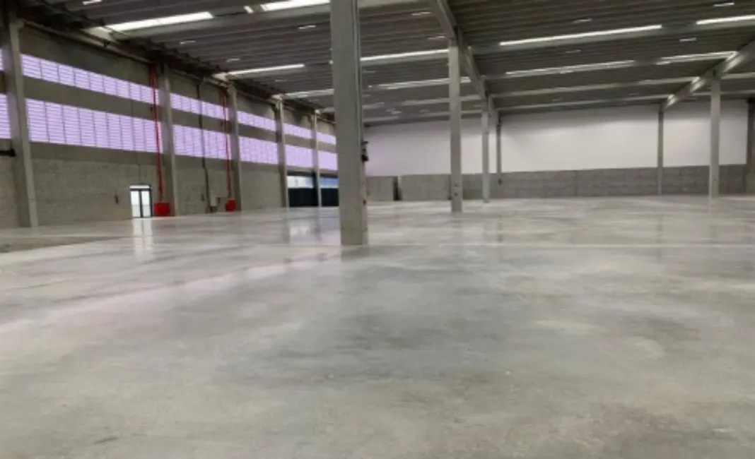 Armazém / Galpão para alugar, 2181m2 em km 18, Osasco - SP - imagem 3 Foto 3 de Armazém / Galpão para alugar, 2181m2 em km 18, Osasco - SP