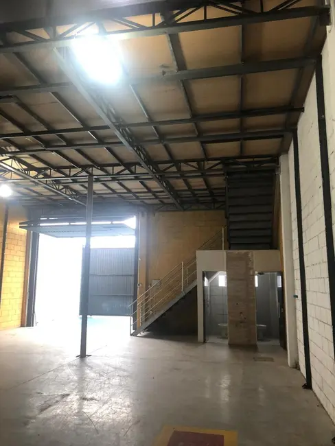 Armazém / Galpão para alugar, 200m2 em Jardim Santa Cecília, Sorocaba - SP - imagem 3 Foto 3 de Armazém / Galpão para alugar, 200m2 em Jardim Santa Cecília, Sorocaba - SP