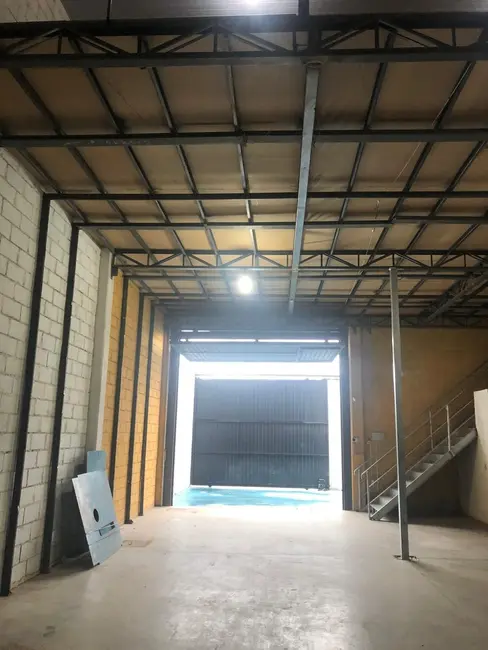 Armazém / Galpão para alugar, 200m2 em Jardim Santa Cecília, Sorocaba - SP - imagem 6 Foto 6 de Armazém / Galpão para alugar, 200m2 em Jardim Santa Cecília, Sorocaba - SP
