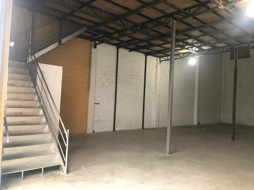 Armazém / Galpão para alugar, 200m2 em Jardim Santa Cecília, Sorocaba - SP - imagem 8 Foto 8 de Armazém / Galpão para alugar, 200m2 em Jardim Santa Cecília, Sorocaba - SP