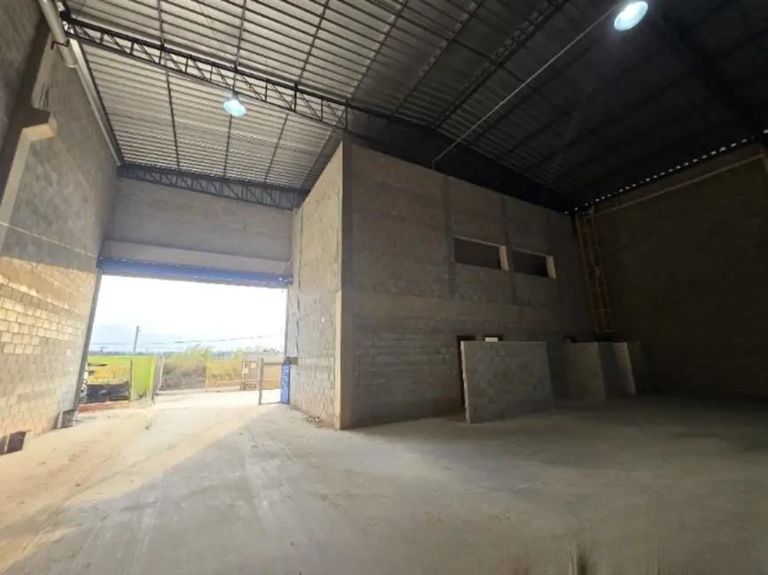 Armazém / Galpão para alugar, 1600m2 em Salto De Pirapora - SP - imagem 5 Foto 5 de Armazém / Galpão para alugar, 1600m2 em Salto De Pirapora - SP