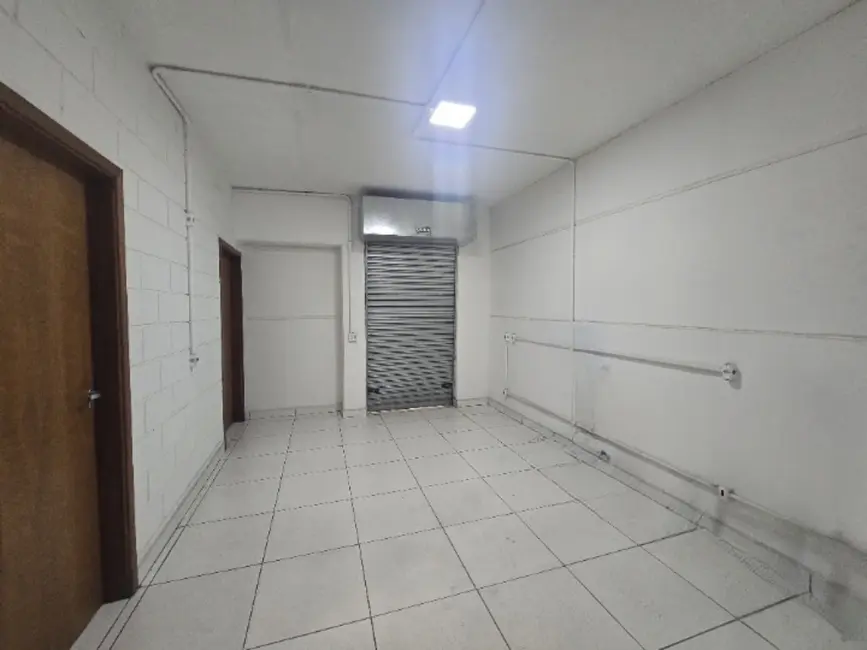 Armazém / Galpão para alugar, 600m2 em Vila Jardini, Sorocaba - SP - imagem 8 Foto 8 de Armazém / Galpão para alugar, 600m2 em Vila Jardini, Sorocaba - SP