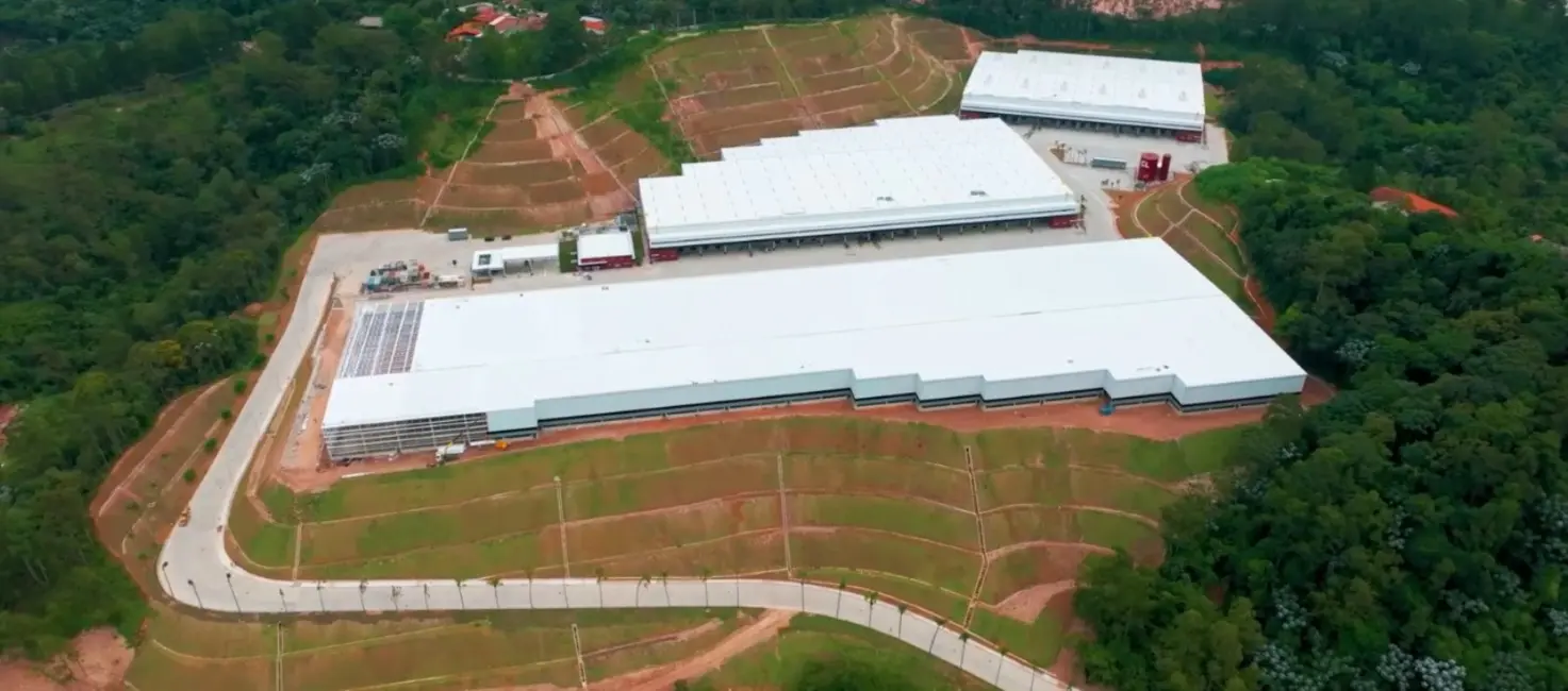 Foto 1 de Armazém / Galpão para alugar, 17372m2 em Quinhaú, Embu Das Artes - SP