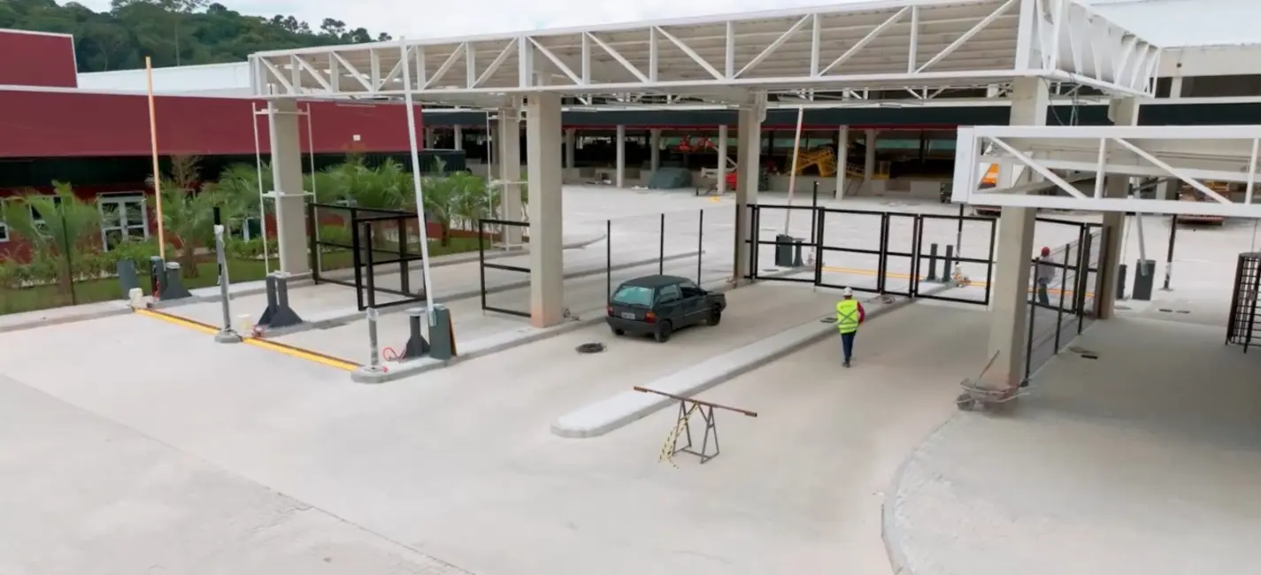 Foto 3 de Armazém / Galpão para alugar, 17372m2 em Quinhaú, Embu Das Artes - SP