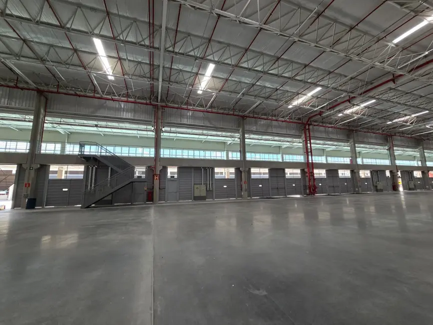 Foto 7 de Armazém / Galpão para alugar, 6192m2 em Quinhaú, Embu Das Artes - SP