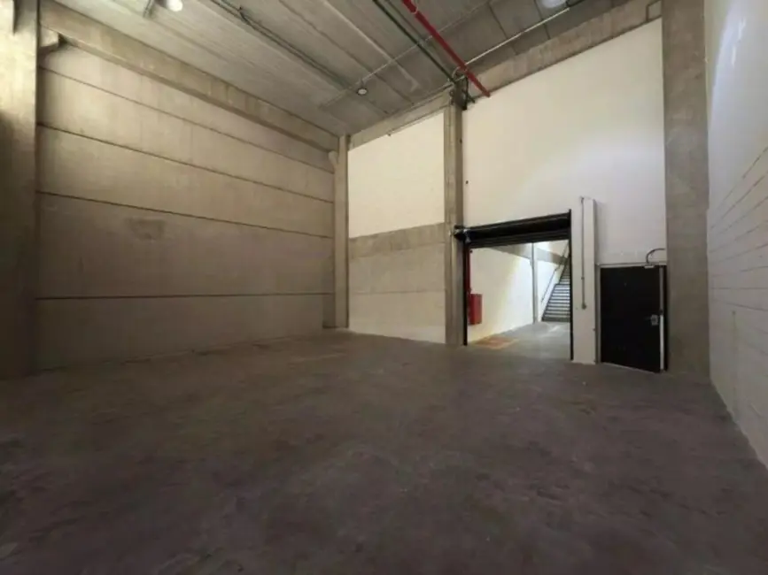 Foto 8 de Armazém / Galpão para alugar, 1460m2 em Parque Industrial San José, Cotia - SP