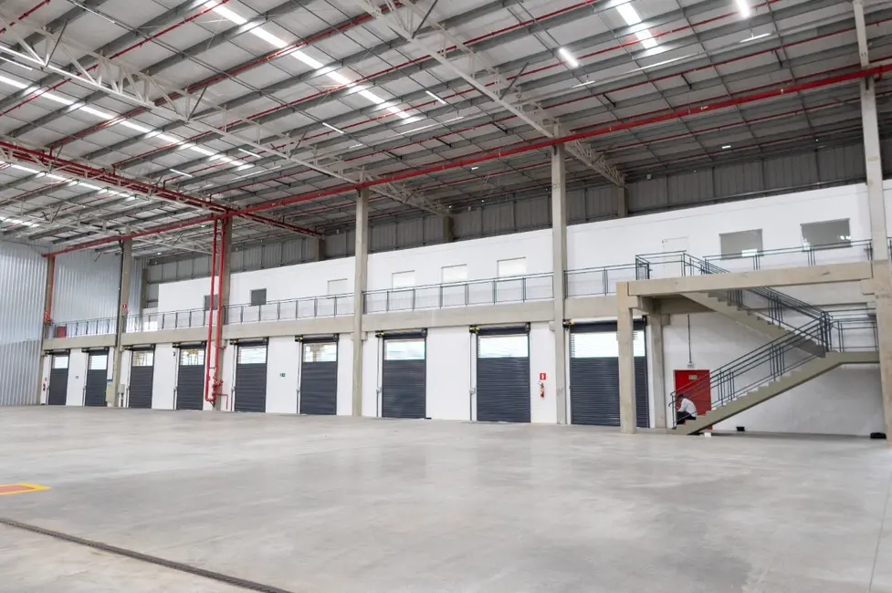 Foto 2 de Armazém / Galpão para alugar, 5140m2 em Extrema - MG