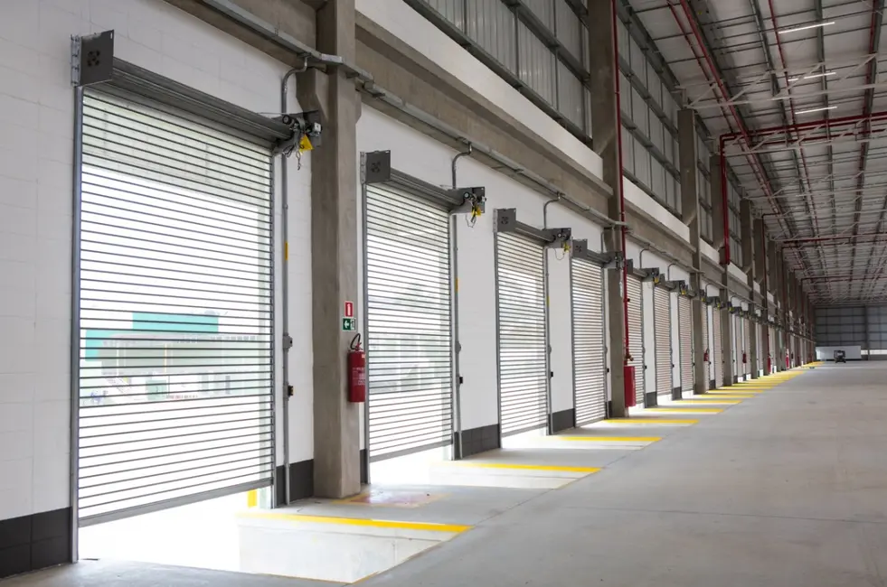 Foto 2 de Armazém / Galpão para alugar, 1932m2 em Portão, Aruja - SP