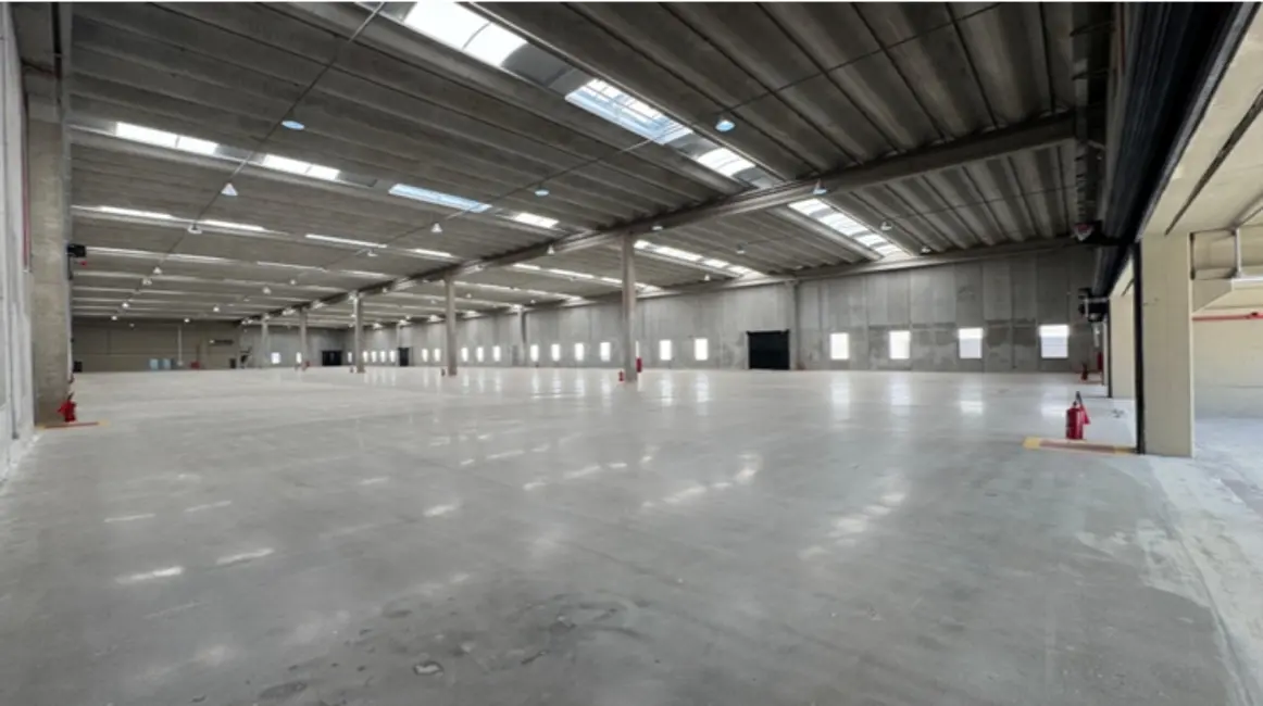 Armazém / Galpão para alugar, 7997m2 em Tamboré, Barueri - SP - imagem 4 Foto 4 de Armazém / Galpão para alugar, 7997m2 em Tamboré, Barueri - SP