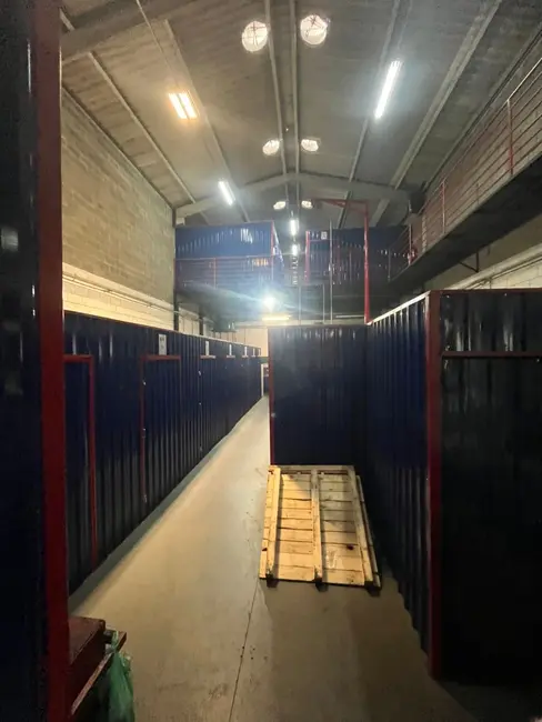 Armazém / Galpão à venda, 240m2 em Jardim Leocádia, Sorocaba - SP - imagem 7 Foto 7 de Armazém / Galpão à venda, 240m2 em Jardim Leocádia, Sorocaba - SP