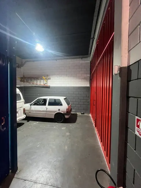 Armazém / Galpão à venda, 240m2 em Jardim Leocádia, Sorocaba - SP - imagem 6 Foto 6 de Armazém / Galpão à venda, 240m2 em Jardim Leocádia, Sorocaba - SP
