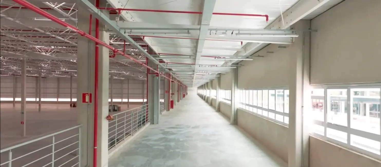 Foto 4 de Armazém / Galpão para alugar, 4214m2 em Quinhaú, Embu Das Artes - SP