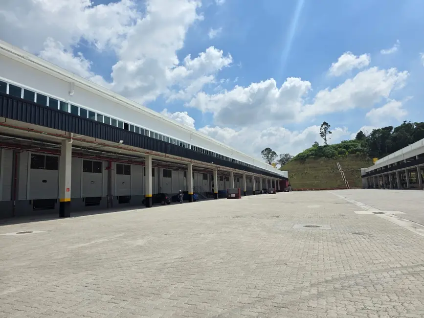 Foto 7 de Armazém / Galpão para alugar, 2451m2 em Quinhaú, Embu Das Artes - SP