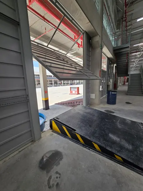 Foto 7 de Armazém / Galpão para alugar, 1075m2 em Quinhaú, Embu Das Artes - SP