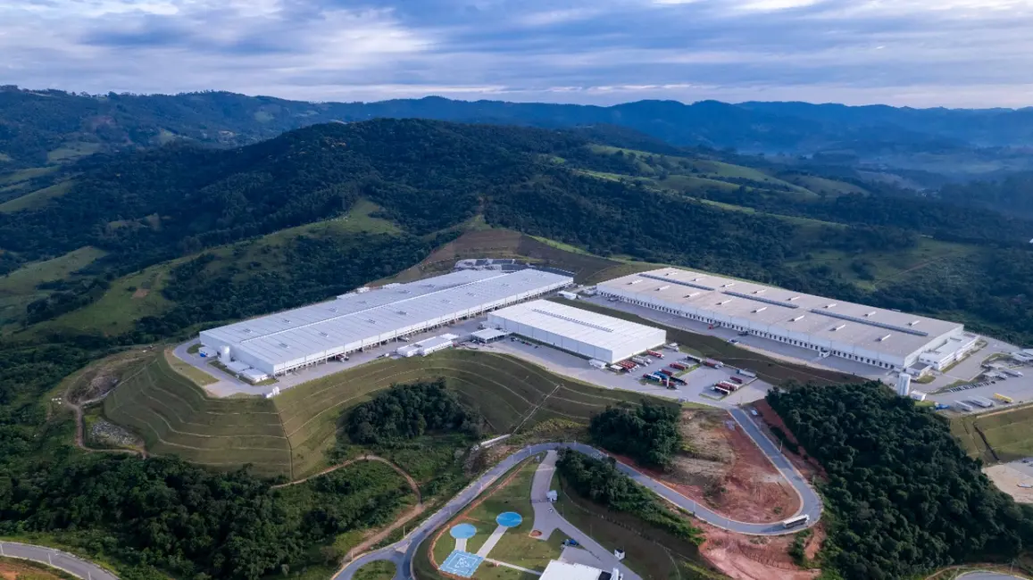 Foto 2 de Armazém / Galpão para alugar, 8100m2 em Extrema - MG
