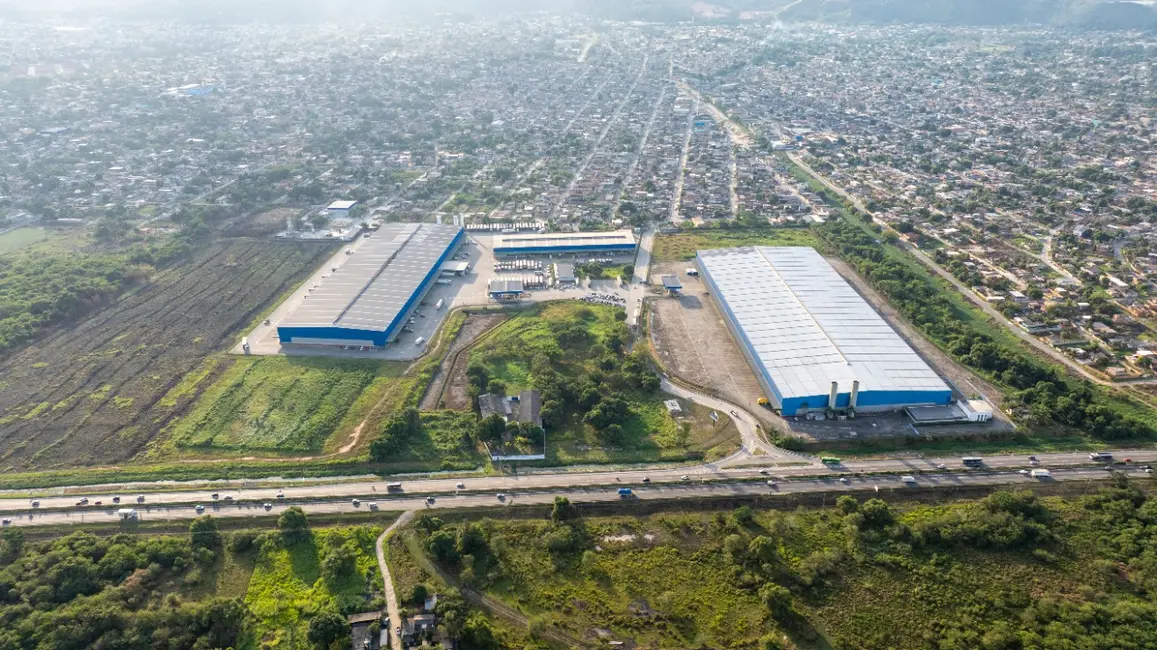 Armazém / Galpão para alugar, 2295m2 em Nova Campinas, Duque De Caxias - RJ - imagem 2 Foto 2 de Armazém / Galpão para alugar, 2295m2 em Nova Campinas, Duque De Caxias - RJ