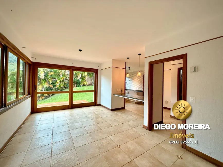 Foto 3 de Casa de Condomínio com 4 quartos à venda, 290m2 em Condomínio Flamboyant-B, Atibaia - SP