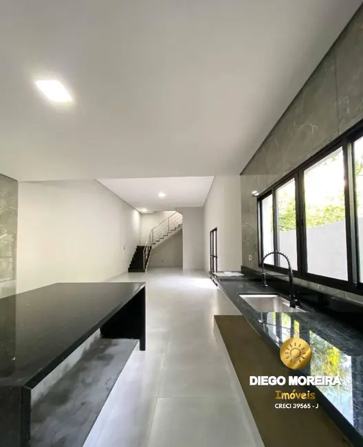 Casa com 3 quartos à venda, 336m2 em Jardim Paulista, Atibaia - SP - imagem 5 Foto 5 de Casa com 3 quartos à venda, 336m2 em Jardim Paulista, Atibaia - SP