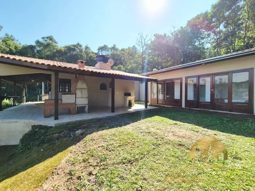 Chácara com 2 quartos à venda, 1300m2 em Rosário, Atibaia - SP - imagem 3 Foto 3 de Chácara com 2 quartos à venda, 1300m2 em Rosário, Atibaia - SP