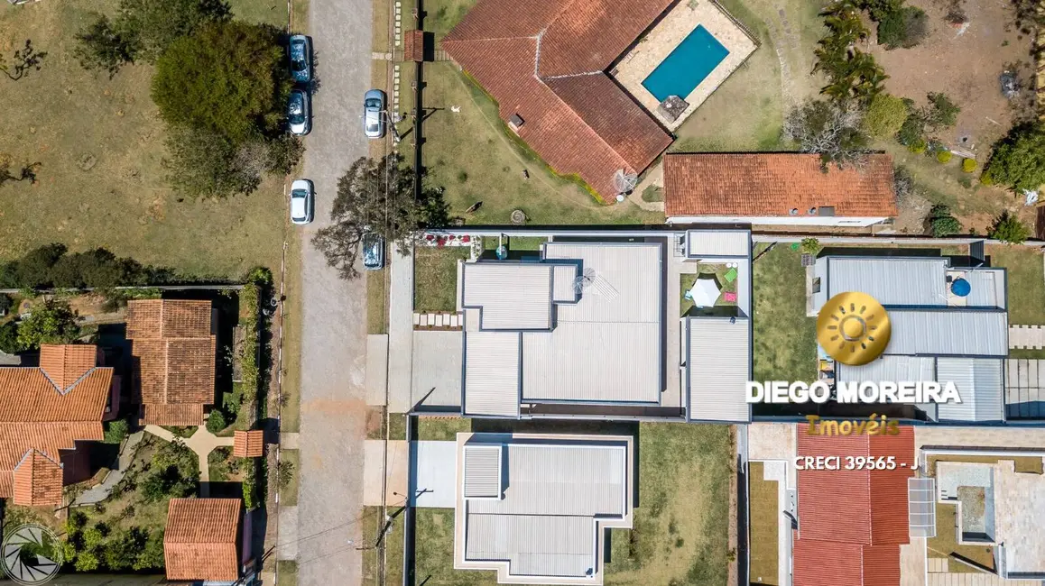 Foto 3 de Casa de Condomínio com 3 quartos à venda, 510m2 em Jardim Shangri-Lá, Atibaia - SP