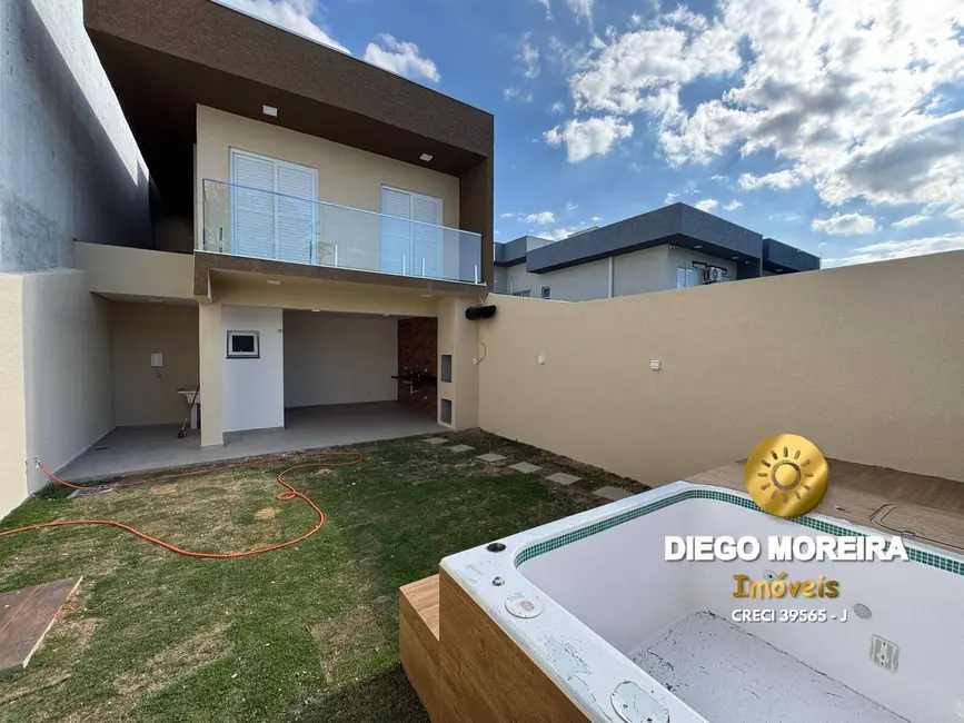 Foto 2 de Casa com 2 quartos à venda, 100m2 em Nova Cerejeira, Atibaia - SP