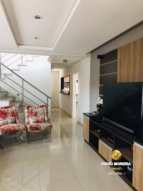 Foto 7 de Casa com 3 quartos à venda, 264m2 em Nova Cerejeira, Atibaia - SP