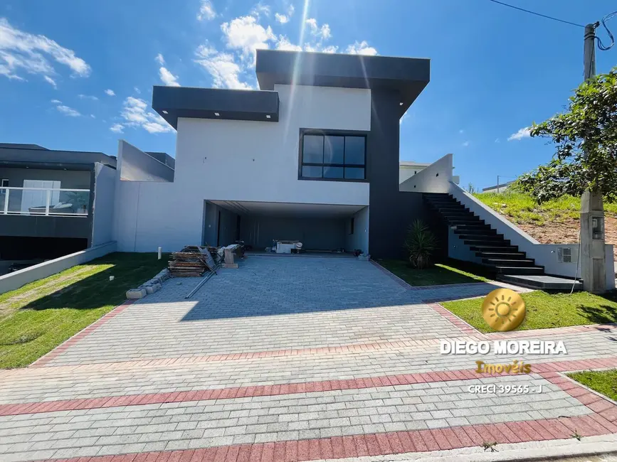 Foto 1 de Casa de Condomínio com 3 quartos à venda, 300m2 em Mairipora - SP