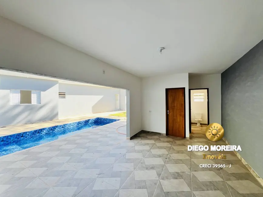 Chácara com 3 quartos à venda, 1250m2 em Estância San Remo, Atibaia - SP - imagem 3 Foto 3 de Chácara com 3 quartos à venda, 1250m2 em Estância San Remo, Atibaia - SP