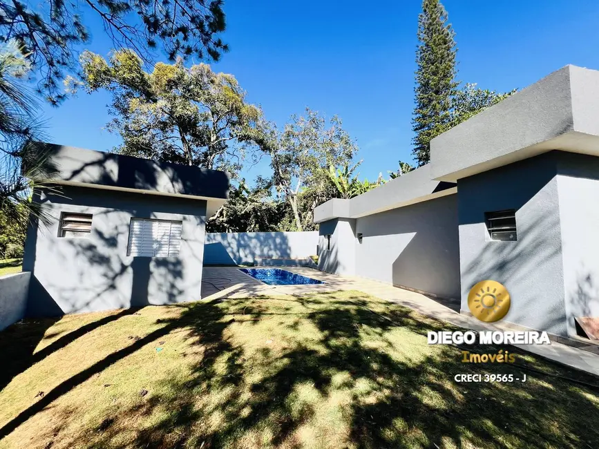 Chácara com 3 quartos à venda, 1250m2 em Estância San Remo, Atibaia - SP - imagem 1 Foto 1 de Chácara com 3 quartos à venda, 1250m2 em Estância San Remo, Atibaia - SP