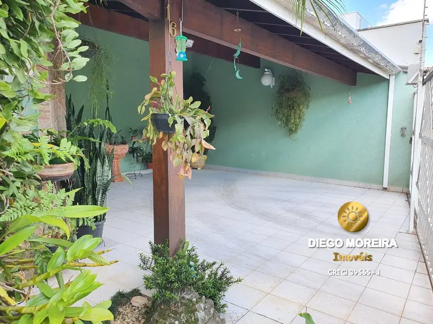 Foto 3 de Casa com 3 quartos à venda, 245m2 em Vila Helena, Atibaia - SP