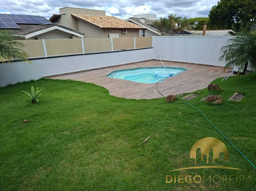 Foto 2 de Casa de Condomínio com 3 quartos para alugar, 290m2 em Jardim Maristela, Atibaia - SP