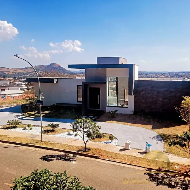 Casa de Condomínio com 4 quartos à venda, 330m2 em Condomínio Residencial Itaporã de Atibaia, Atibaia - SP - imagem 1 Foto 1 de Casa de Condomínio com 4 quartos à venda, 330m2 em Condomínio Residencial Itaporã de Atibaia, Atibaia - SP