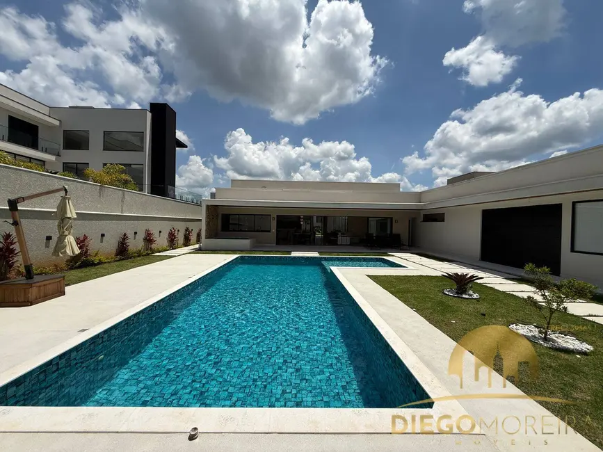 Casa de Condomínio com 5 quartos à venda, 319m2 em Piracaia - SP - imagem 2 Foto 2 de Casa de Condomínio com 5 quartos à venda, 319m2 em Piracaia - SP