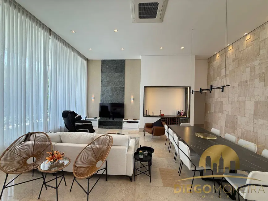 Casa de Condomínio com 5 quartos à venda, 319m2 em Piracaia - SP - imagem 3 Foto 3 de Casa de Condomínio com 5 quartos à venda, 319m2 em Piracaia - SP