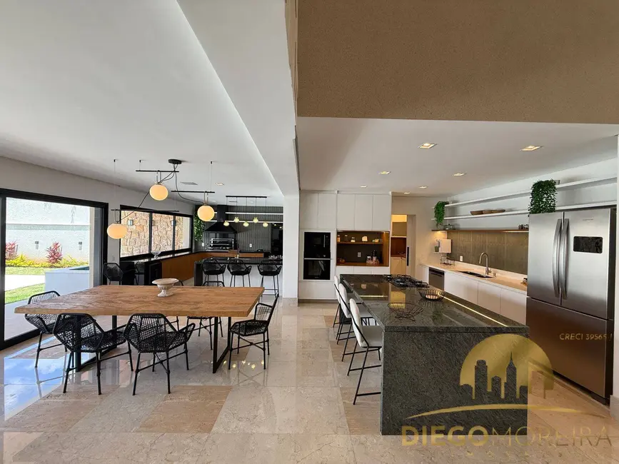 Casa de Condomínio com 5 quartos à venda, 319m2 em Piracaia - SP - imagem 9 Foto 9 de Casa de Condomínio com 5 quartos à venda, 319m2 em Piracaia - SP