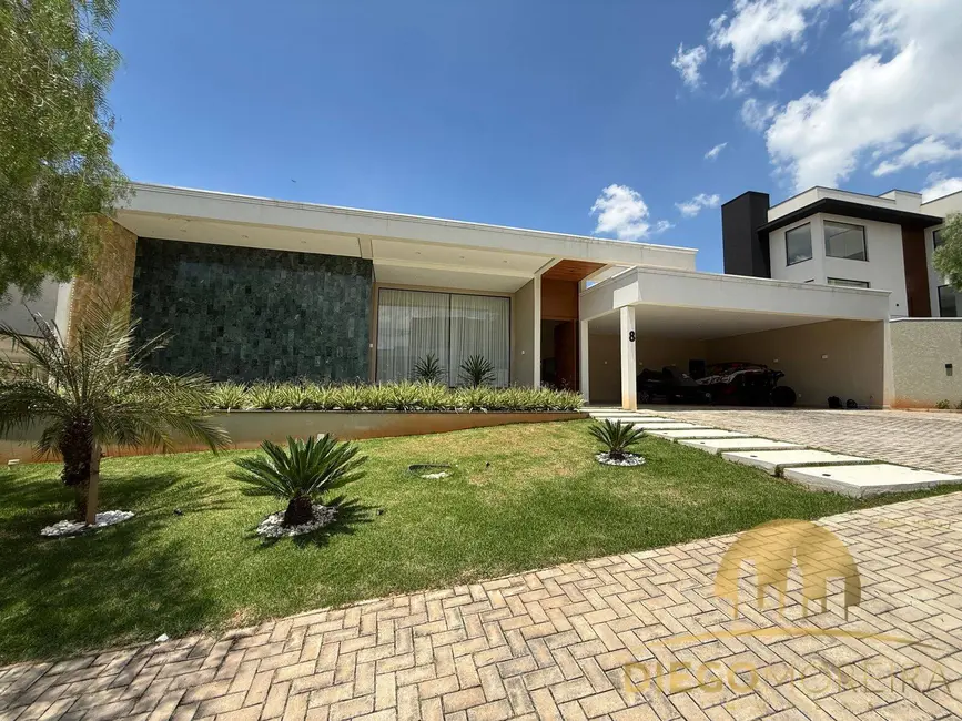 Casa de Condomínio com 5 quartos à venda, 319m2 em Piracaia - SP - imagem 1 Foto 1 de Casa de Condomínio com 5 quartos à venda, 319m2 em Piracaia - SP