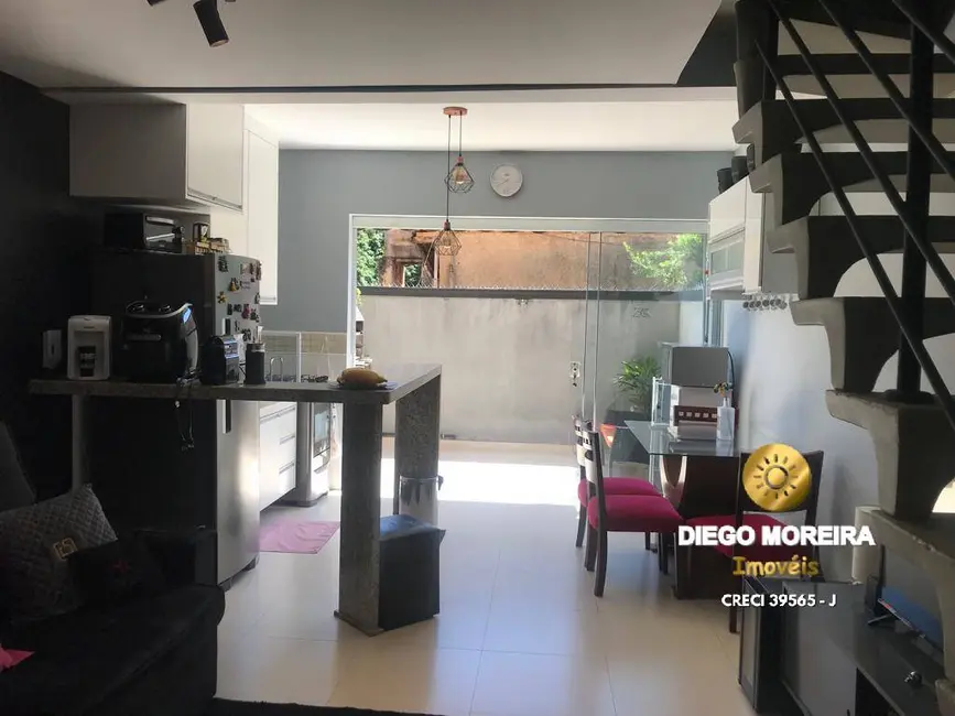 Casa de Condomínio com 2 quartos à venda, 87m2 em Jardim Estância Brasil, Atibaia - SP - imagem 3 Foto 3 de Casa de Condomínio com 2 quartos à venda, 87m2 em Jardim Estância Brasil, Atibaia - SP